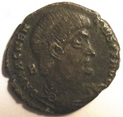 Magnentius, AE 2, Rome 