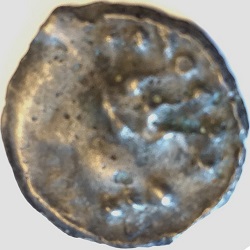 Leuci, potin, hoofd /everzwijn, omgeving Toul, z.j. ca 60 - 40 v Chr